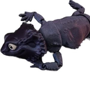 Articulating Bearded Dragon figurine